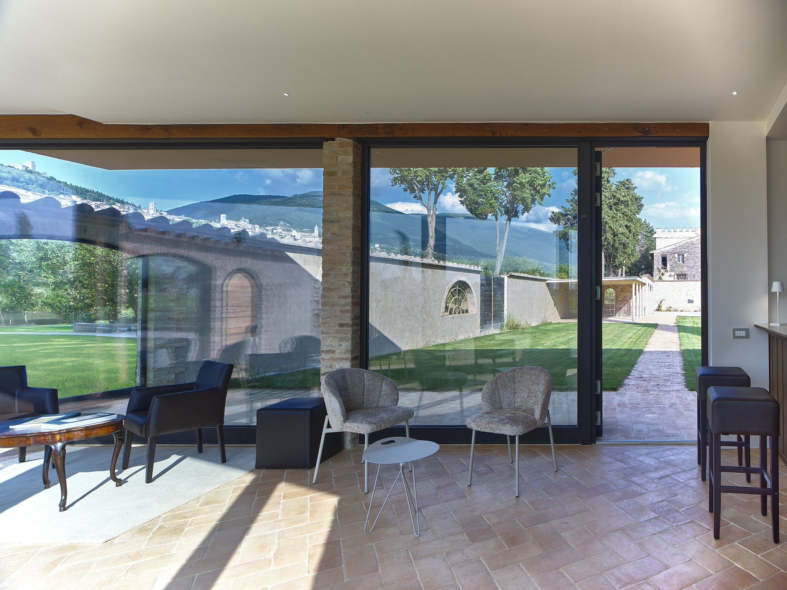 ascesi resort 06 06 20255938