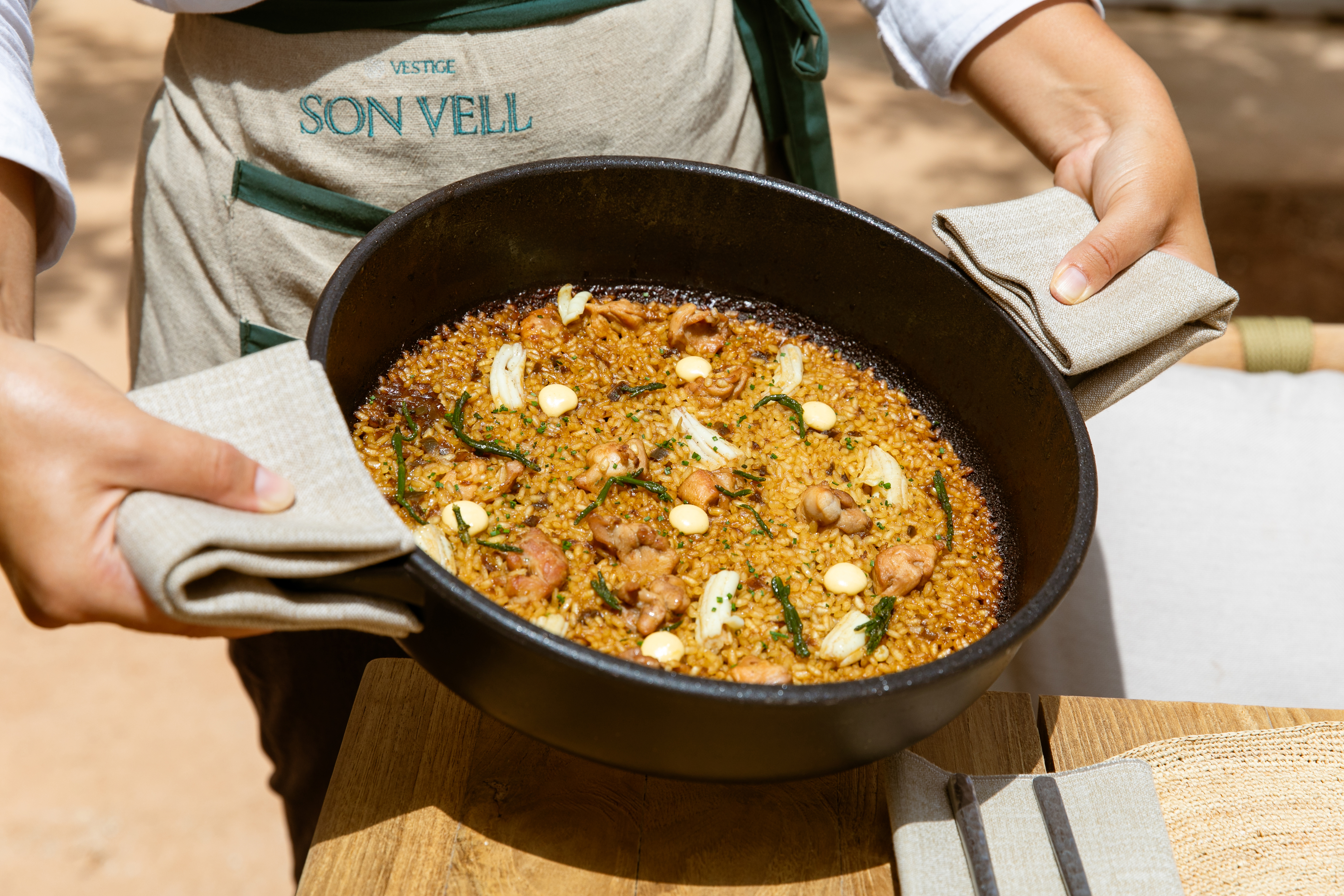 arroz seco de conejo y espardenas
