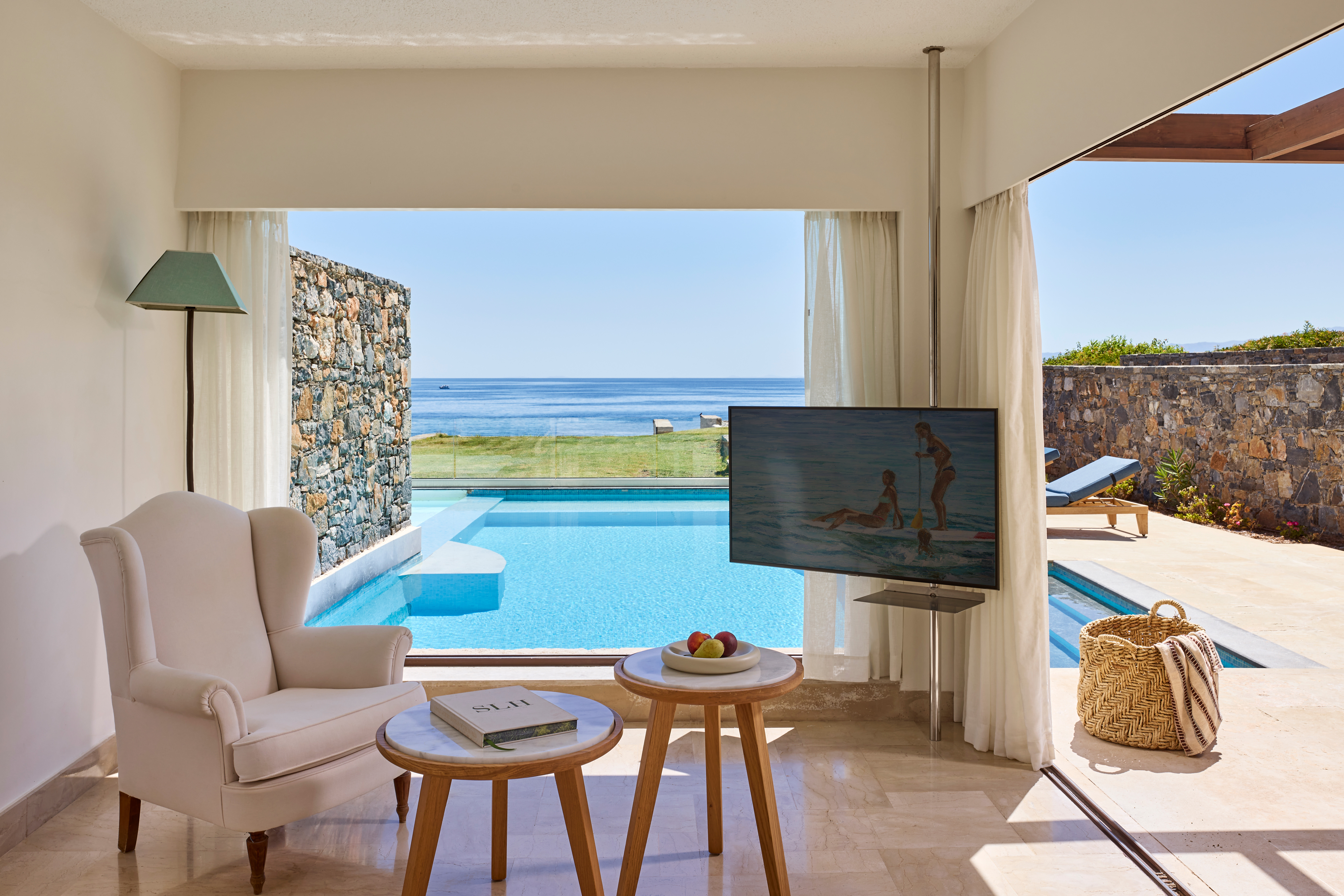 club suite private pool seafront ser1012 fxd