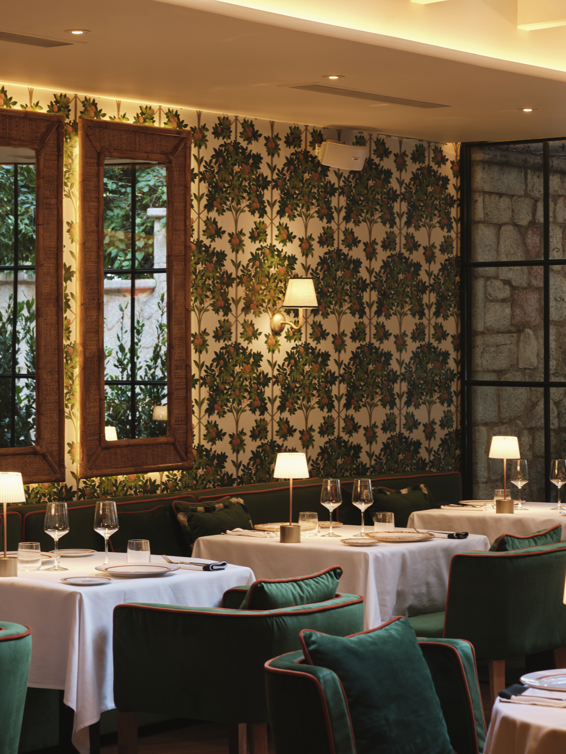 gio restaurant indoor 2