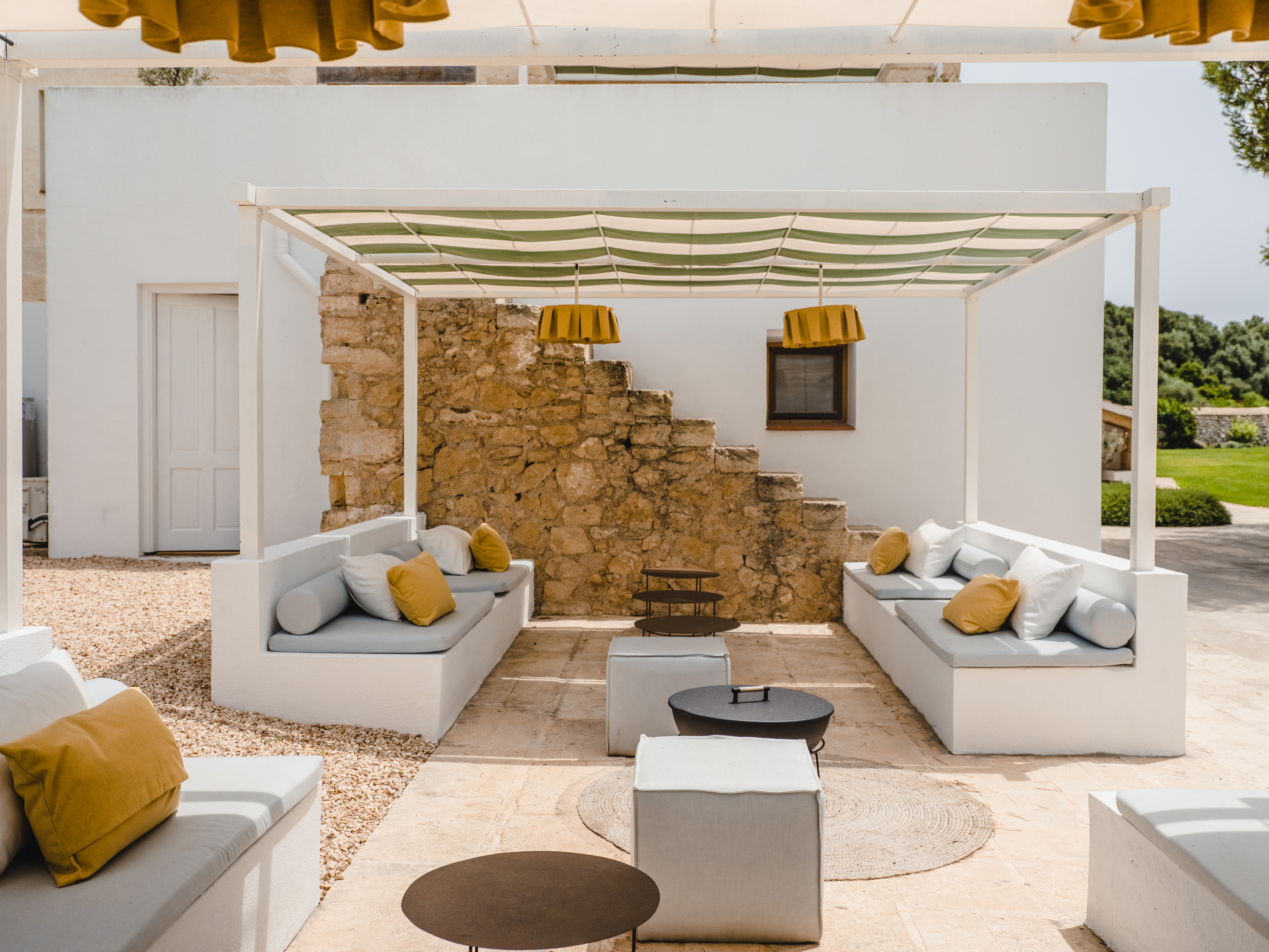 amagatay exterior bar area