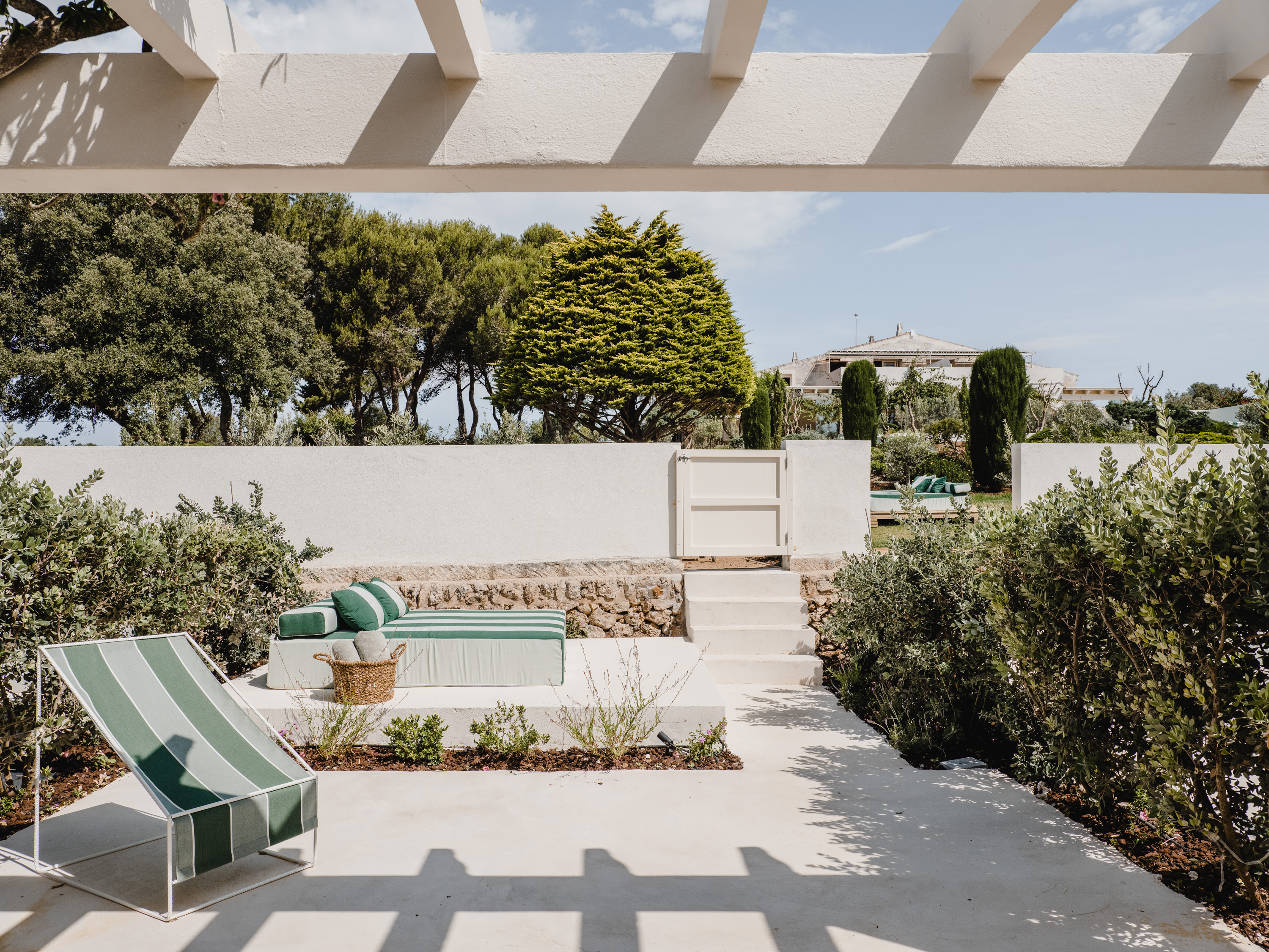 morvedra nou double with garden exterior