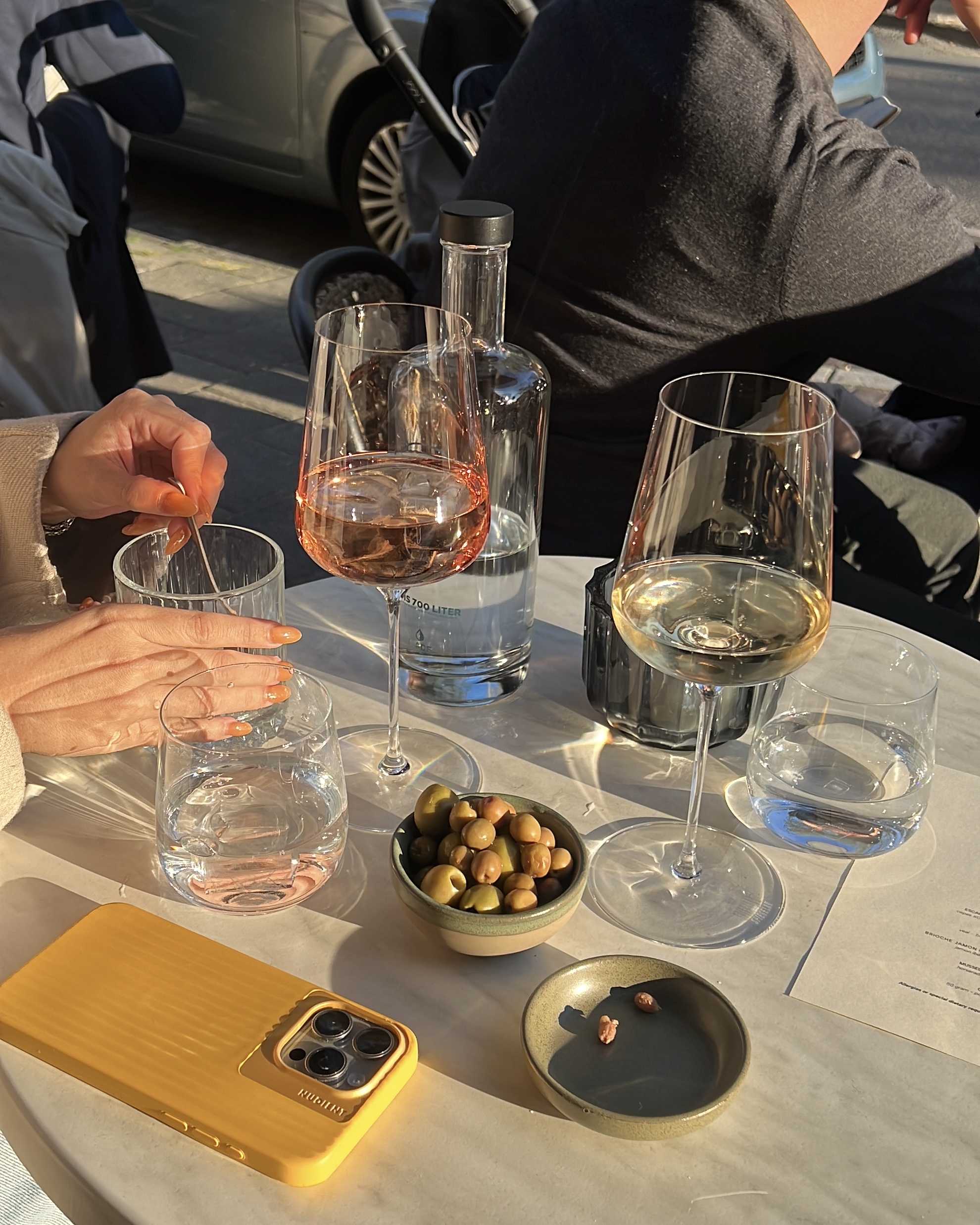 aperitief olijven en wijn la mancha