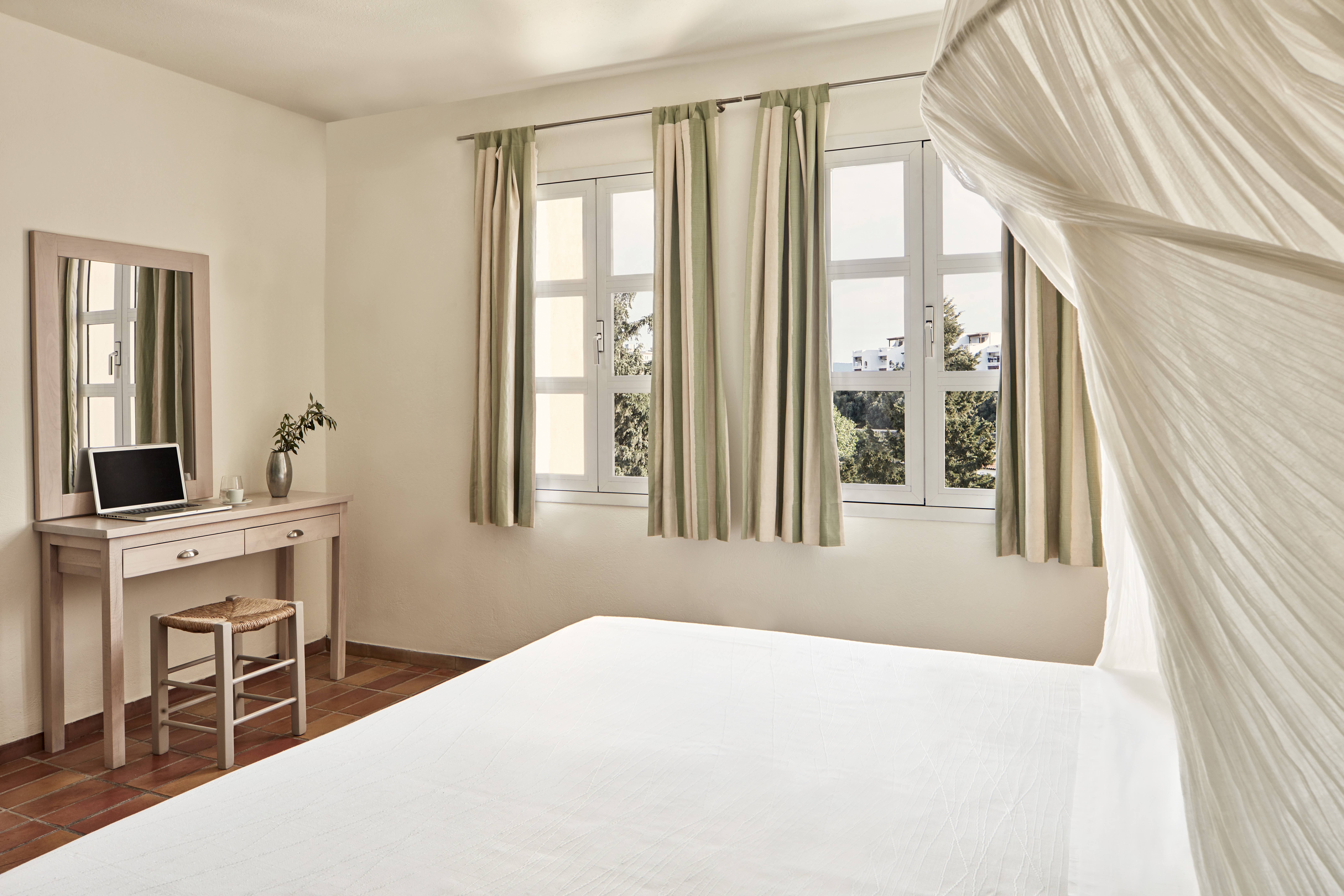 one bedroom suite seaview 1