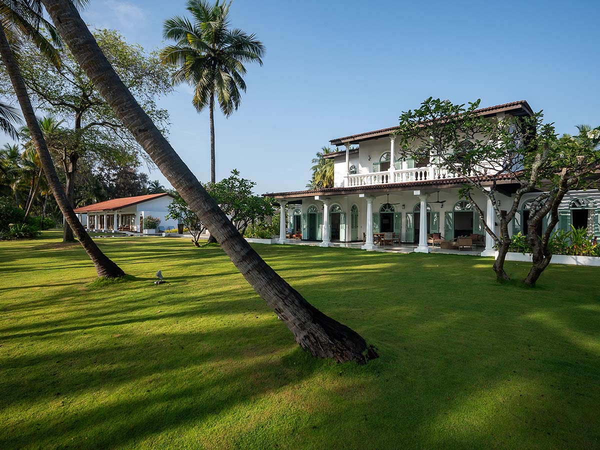 teardrop kalkudah beach house 1