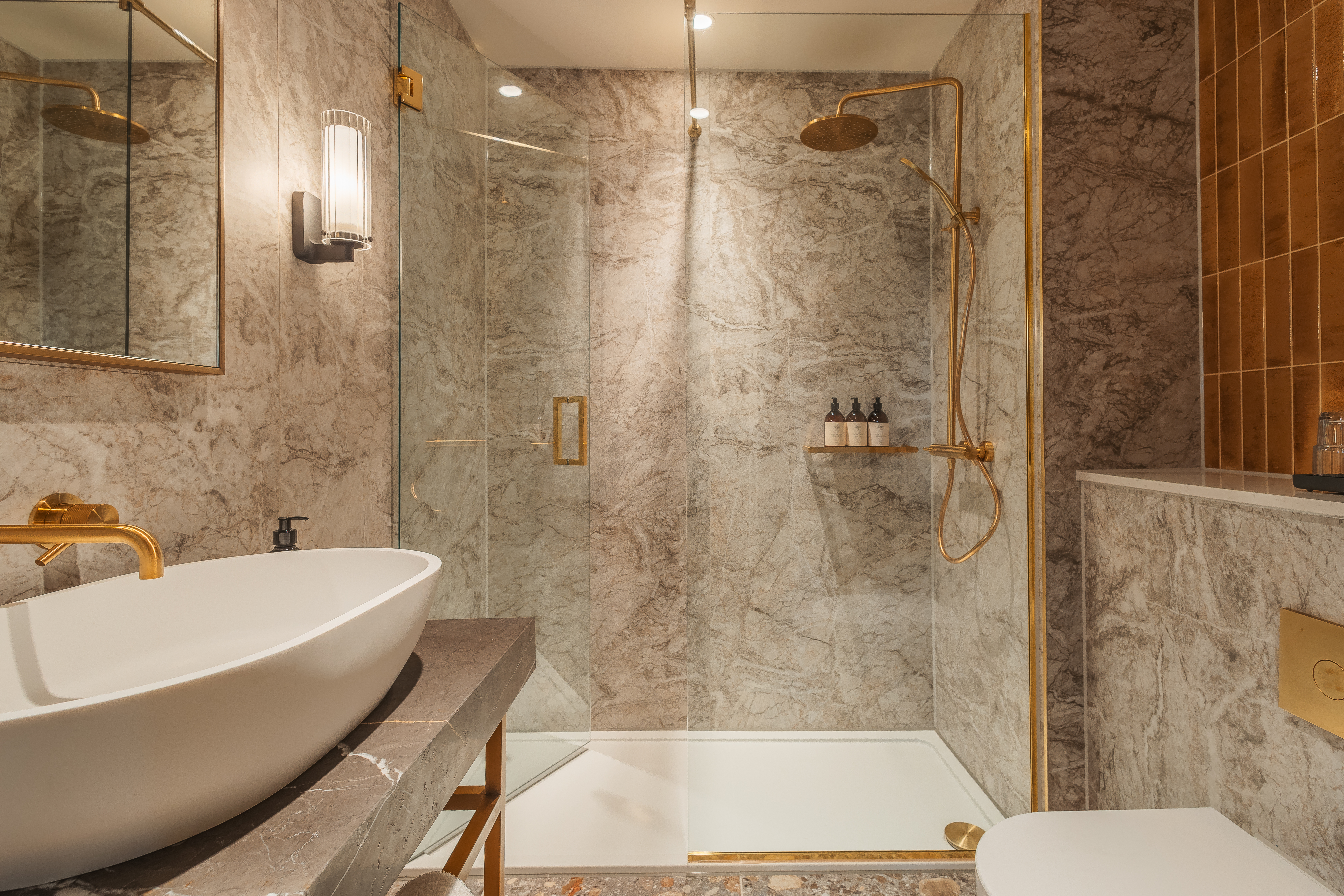 molyneaux suite 4
