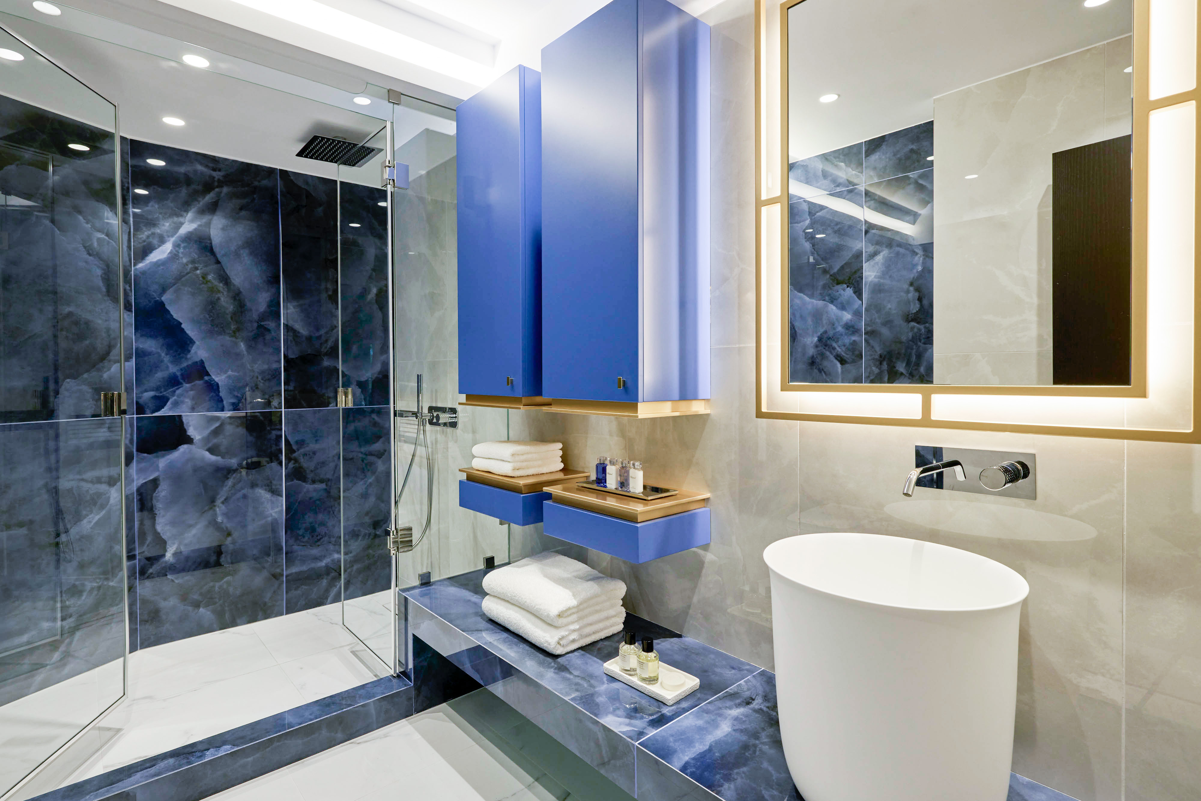 4 orion suite one bedroom sea view bathroom