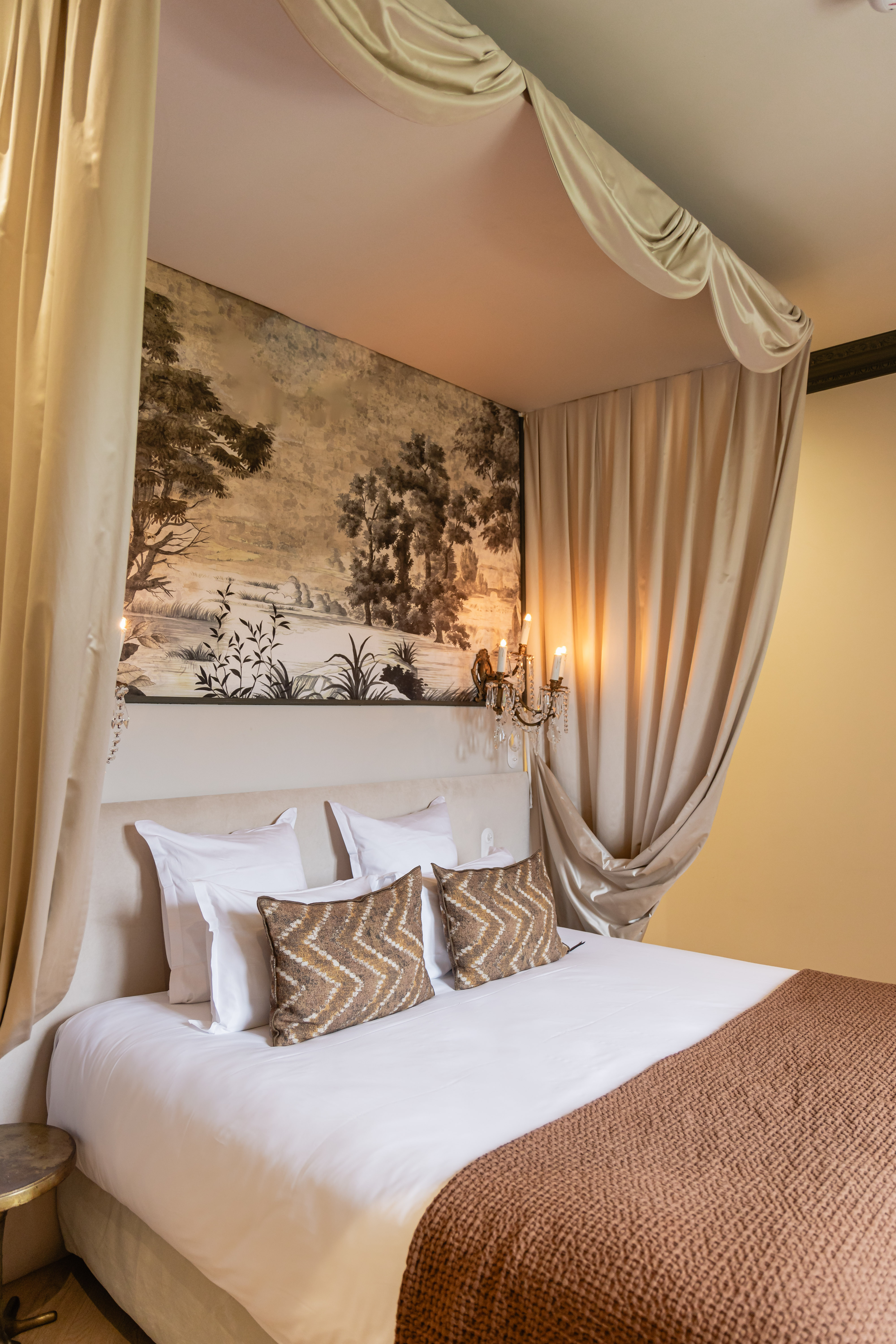 lit chambre 12 itshenriette