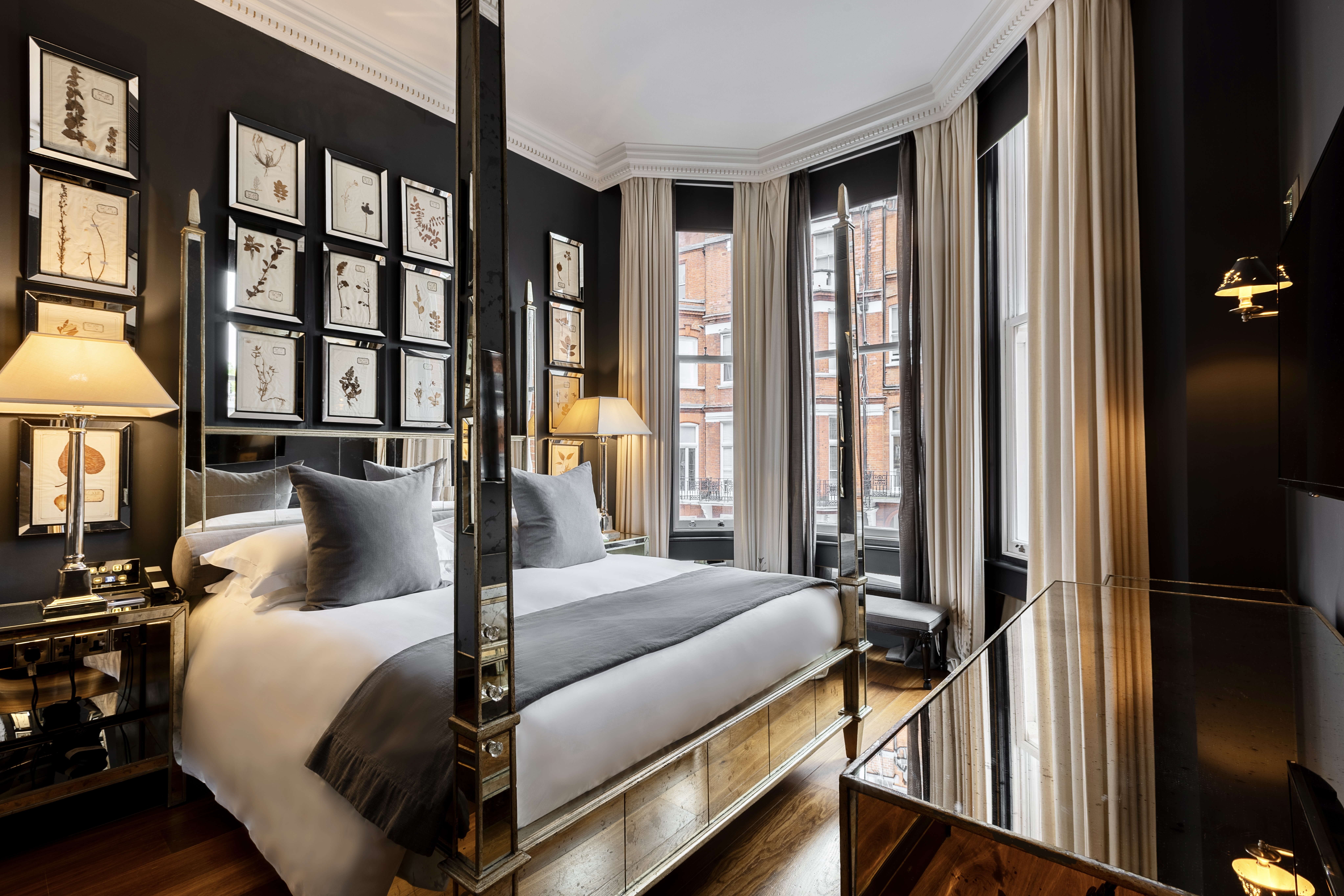 executive suite bedroom