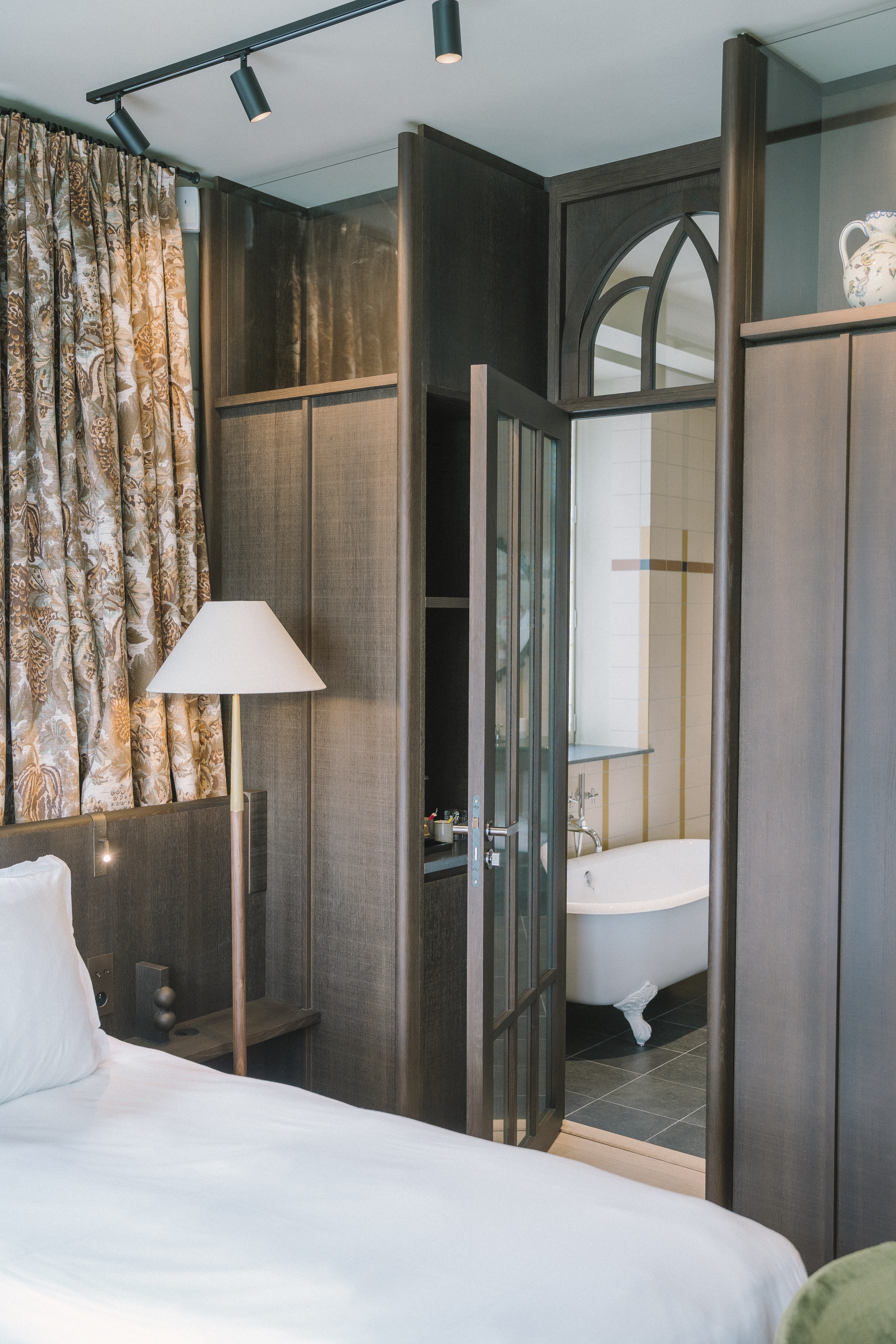 chambres et interieurs 203