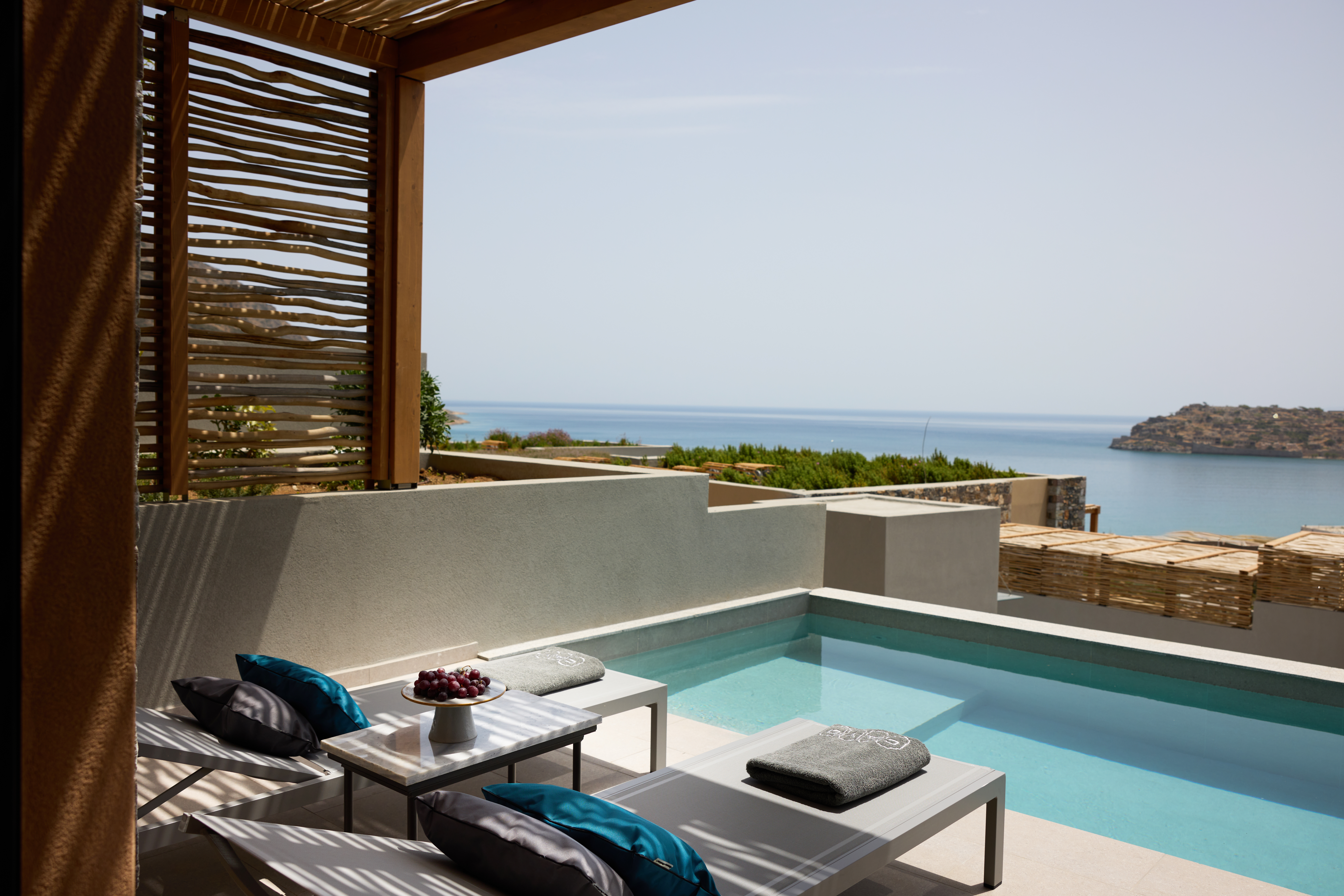cayo junior suite private pool sea view 1