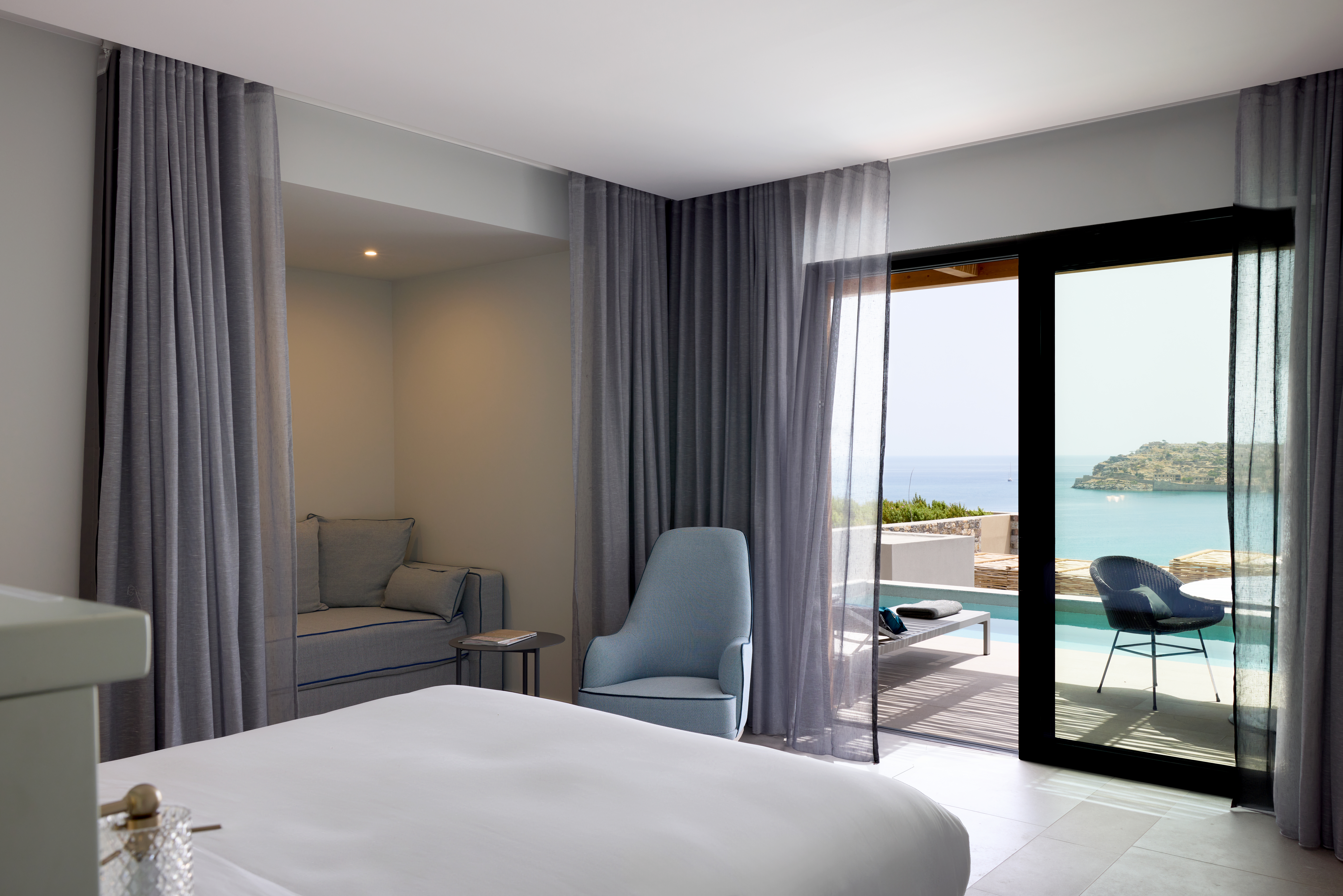 cayo junior suite private pool sea view 3