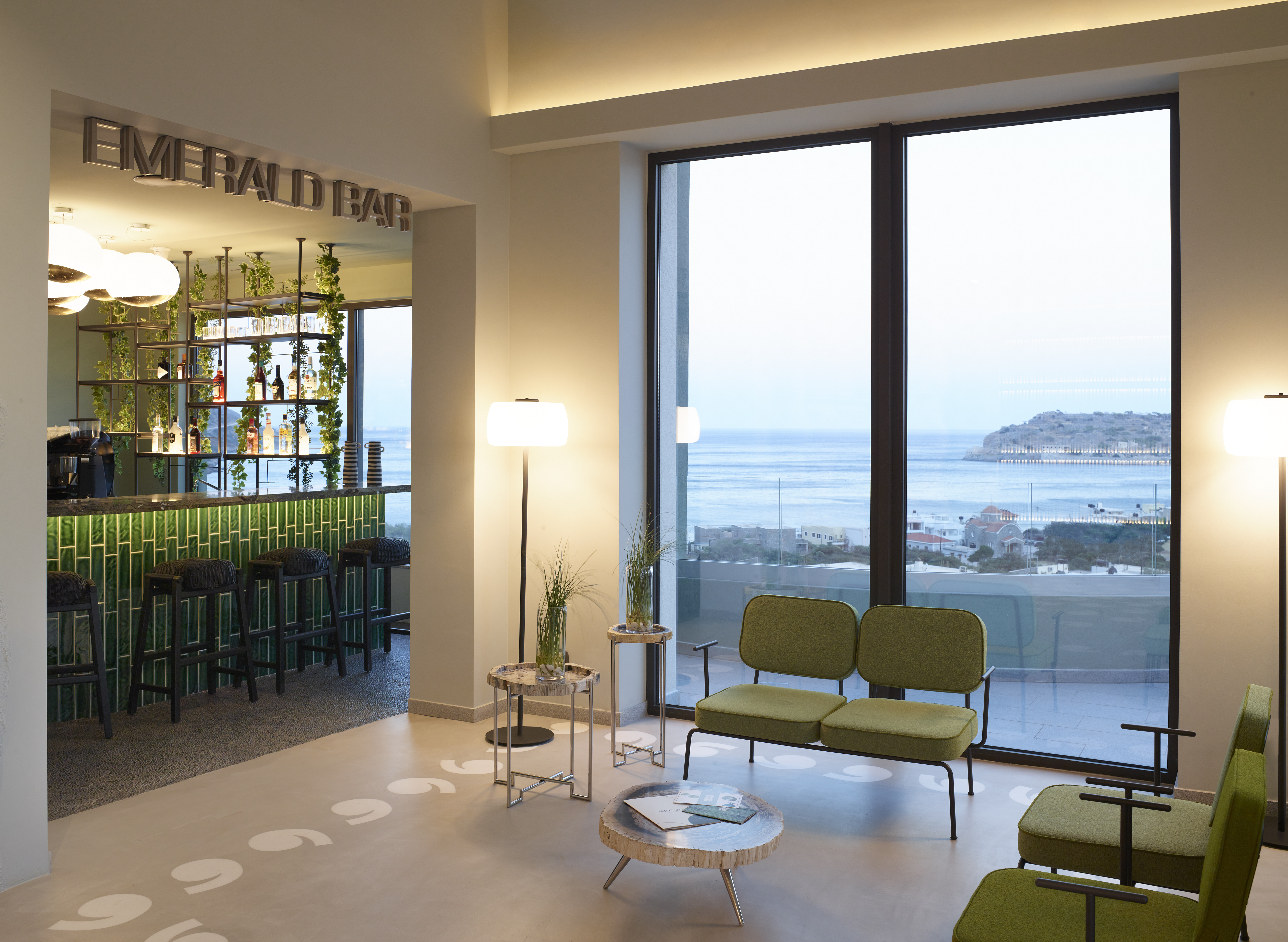 emerald bar 1