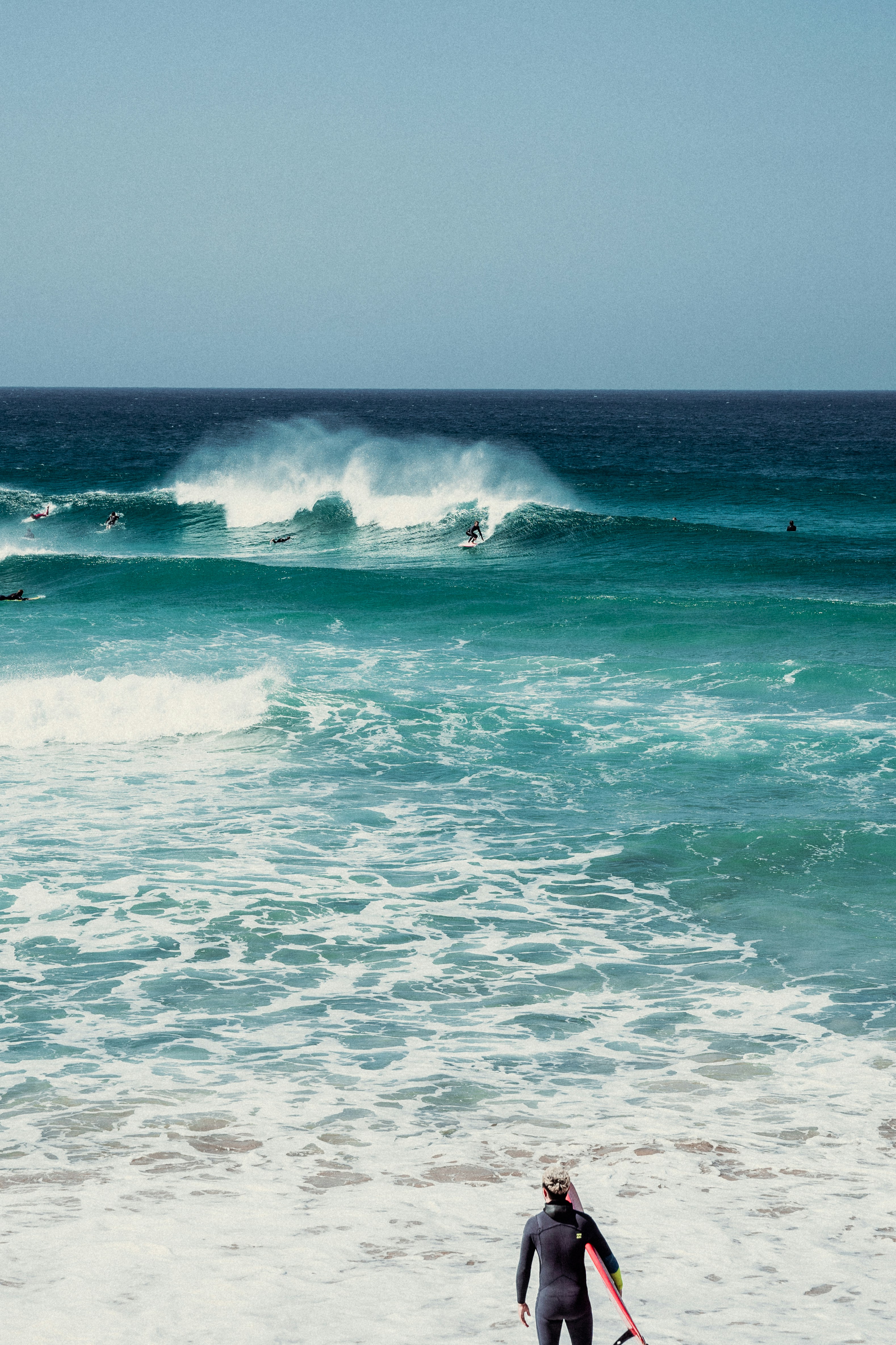 surfers in fuerteventura spanje