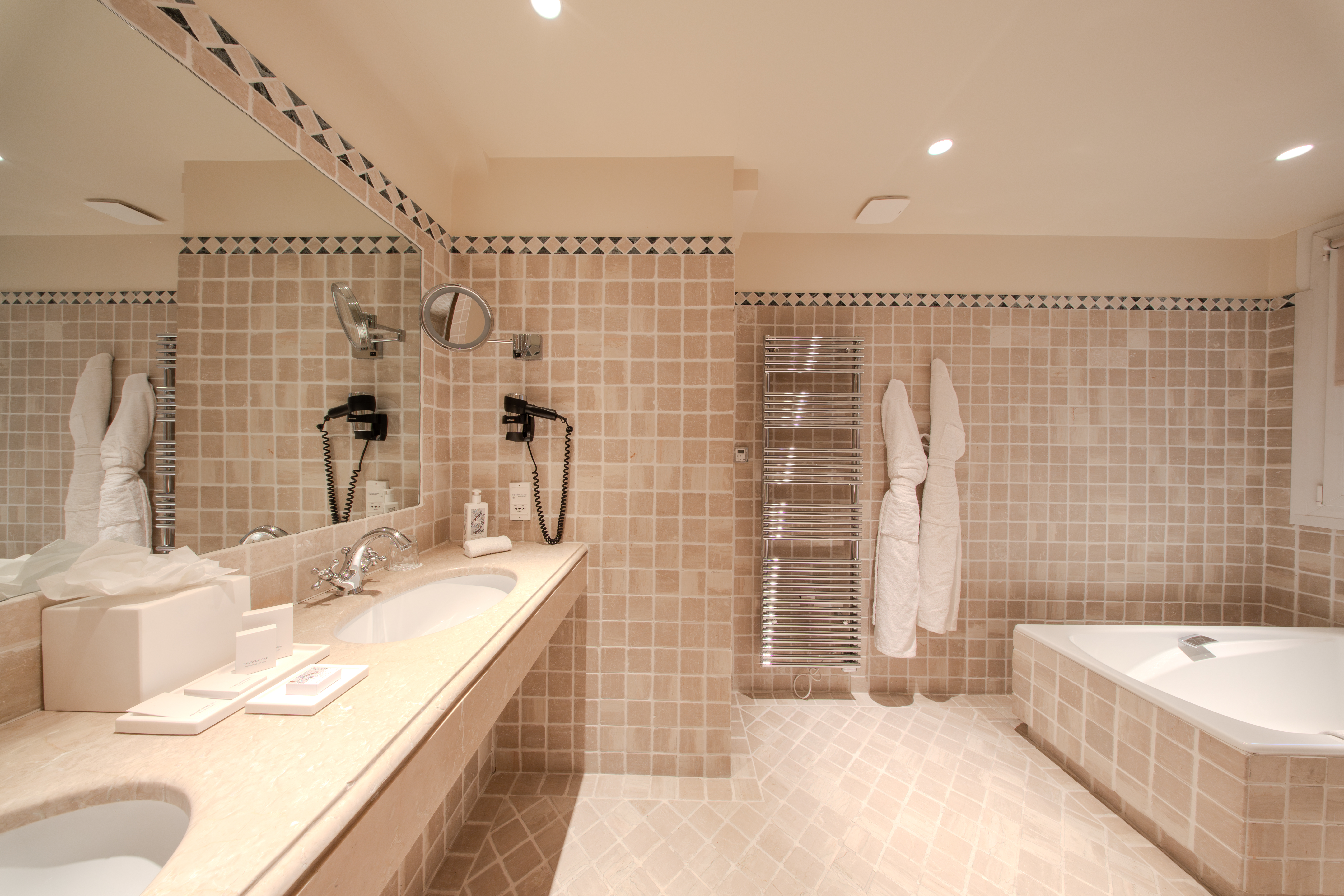 suite baie des anges sdb 2