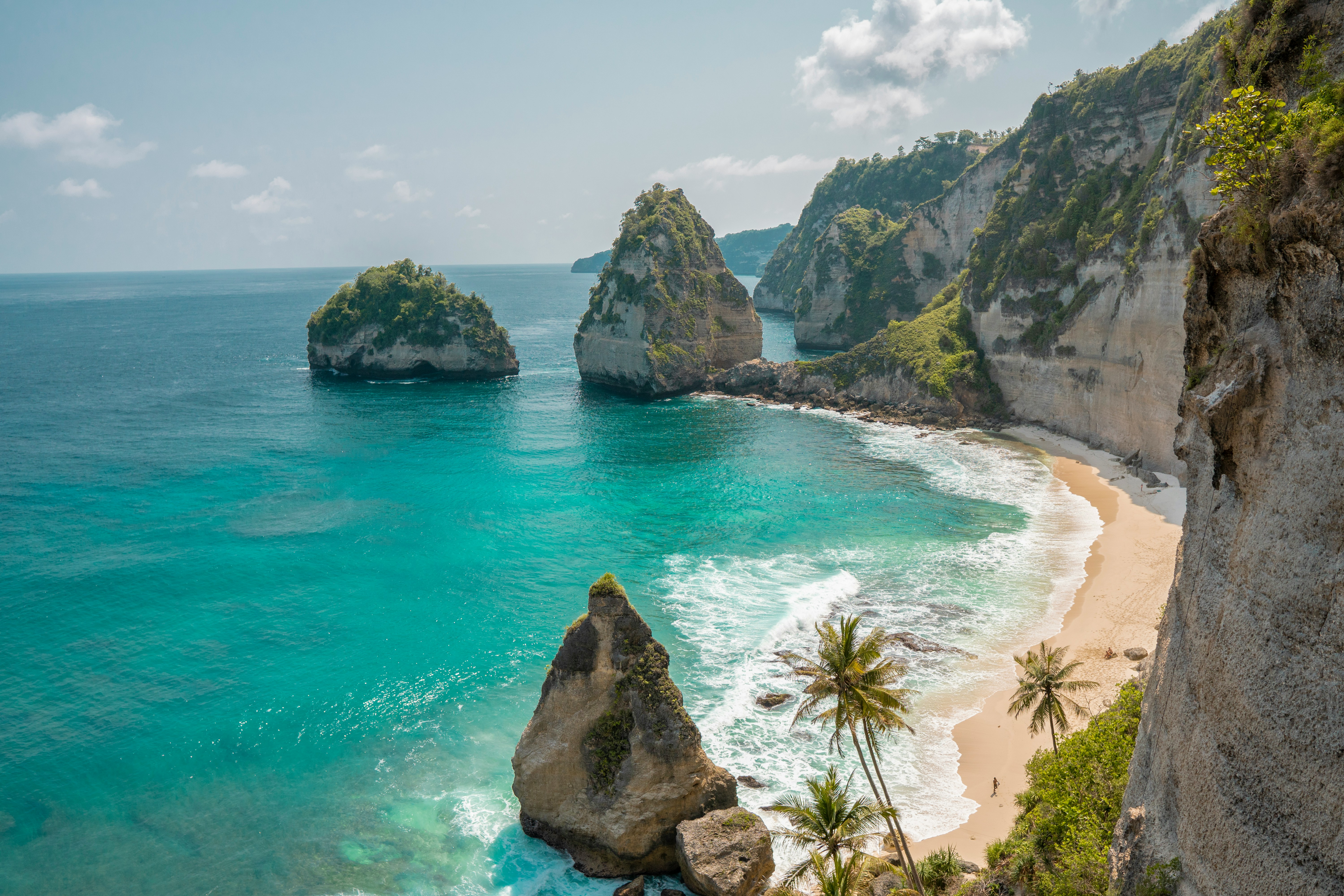beach and cliffs in nusa penida