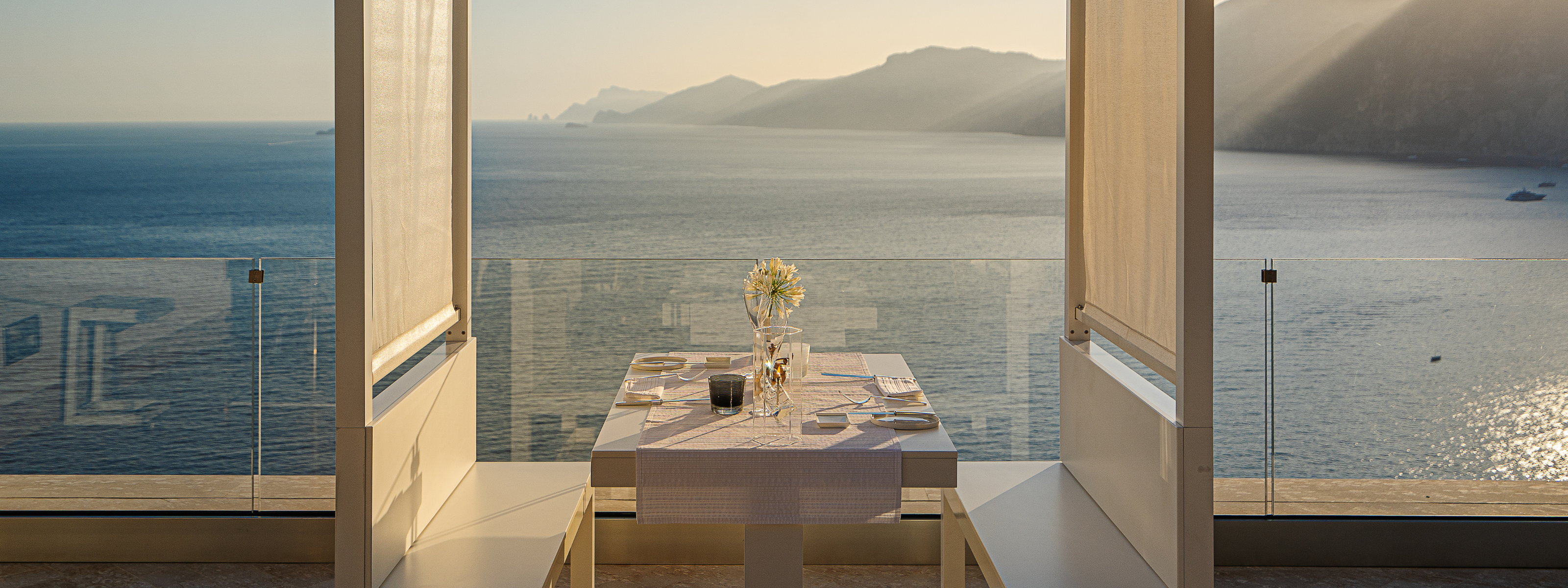 Honeymoon and romantic hotels